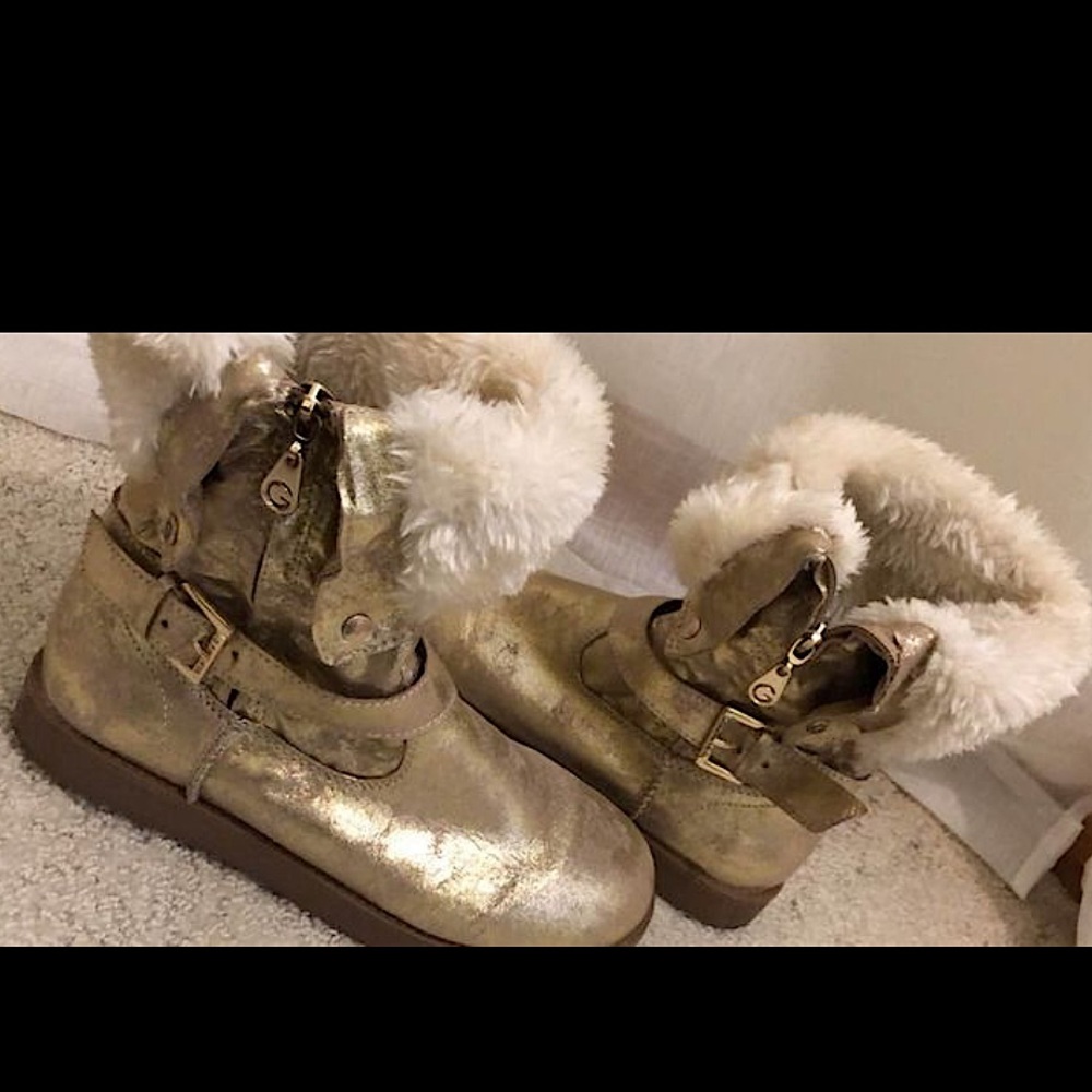 Beautiful brushed gold metallic faux fur lining boots - G by Guess